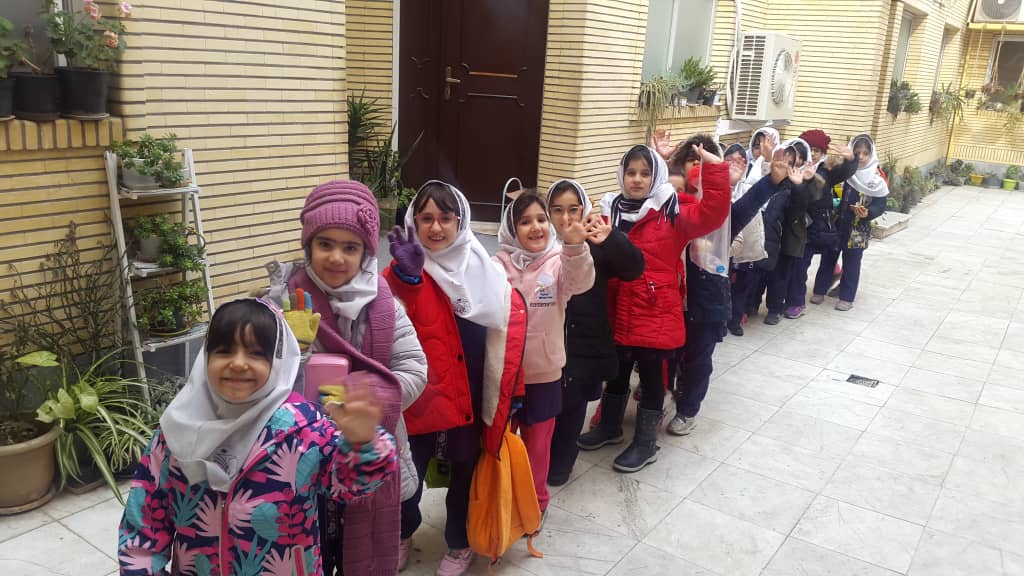 حضور کلاس اولی ها در نمایش عروسکی و ثبت یک روز شاد بیادماندی